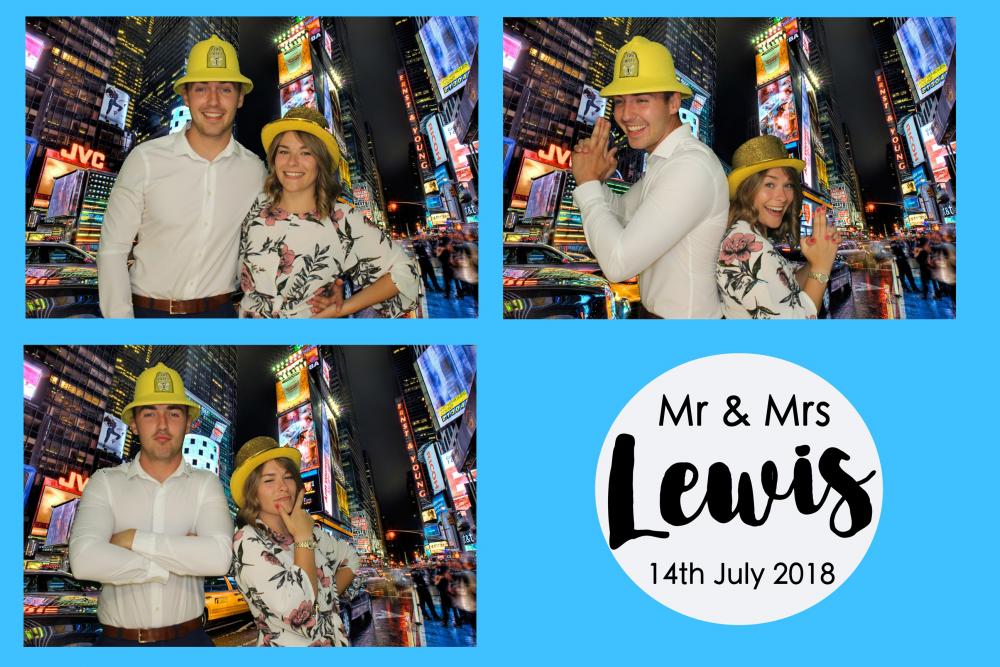 Mr & Mrs Lewis's Wedding | View more photos from the event at images.mobile-photo-booth.com/u/MobilePhotoBoothUK/Mr-Mrs-Lewiss-Wedding